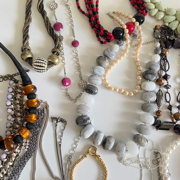 5 lbs of statement Jewelry Current, Vtg Costume + More - Picture 4 of 8